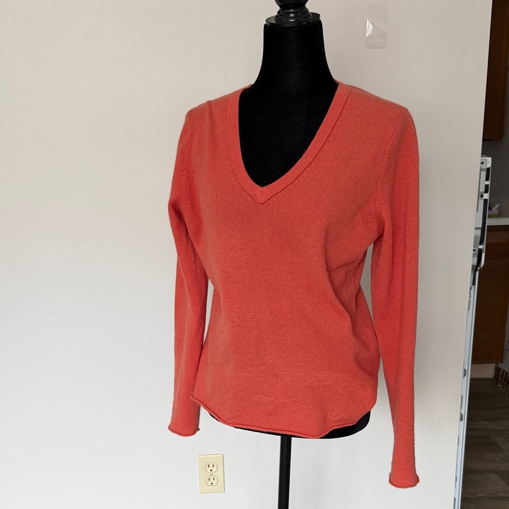 CashmereWomen's V-Neck Cashmere Sweater - Coral